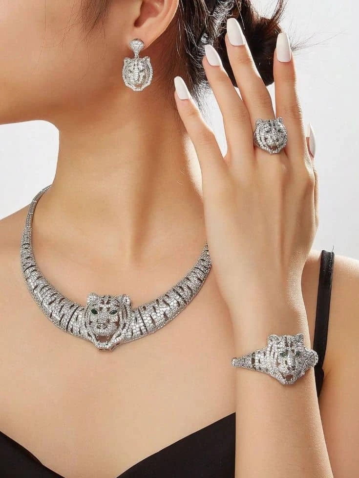 طقوم زيركون تايجر فضي رقم 1