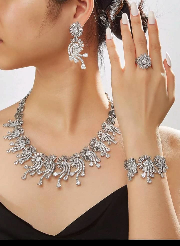 طقم زركون عرائسي كلاسيكي فخم 👑💎