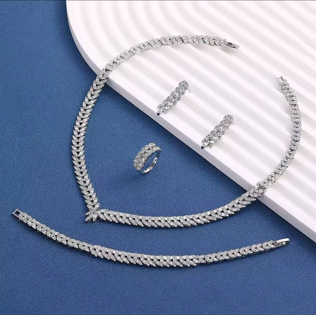 طقم زركون عرائسي كلاسيكي فخم 👑💎