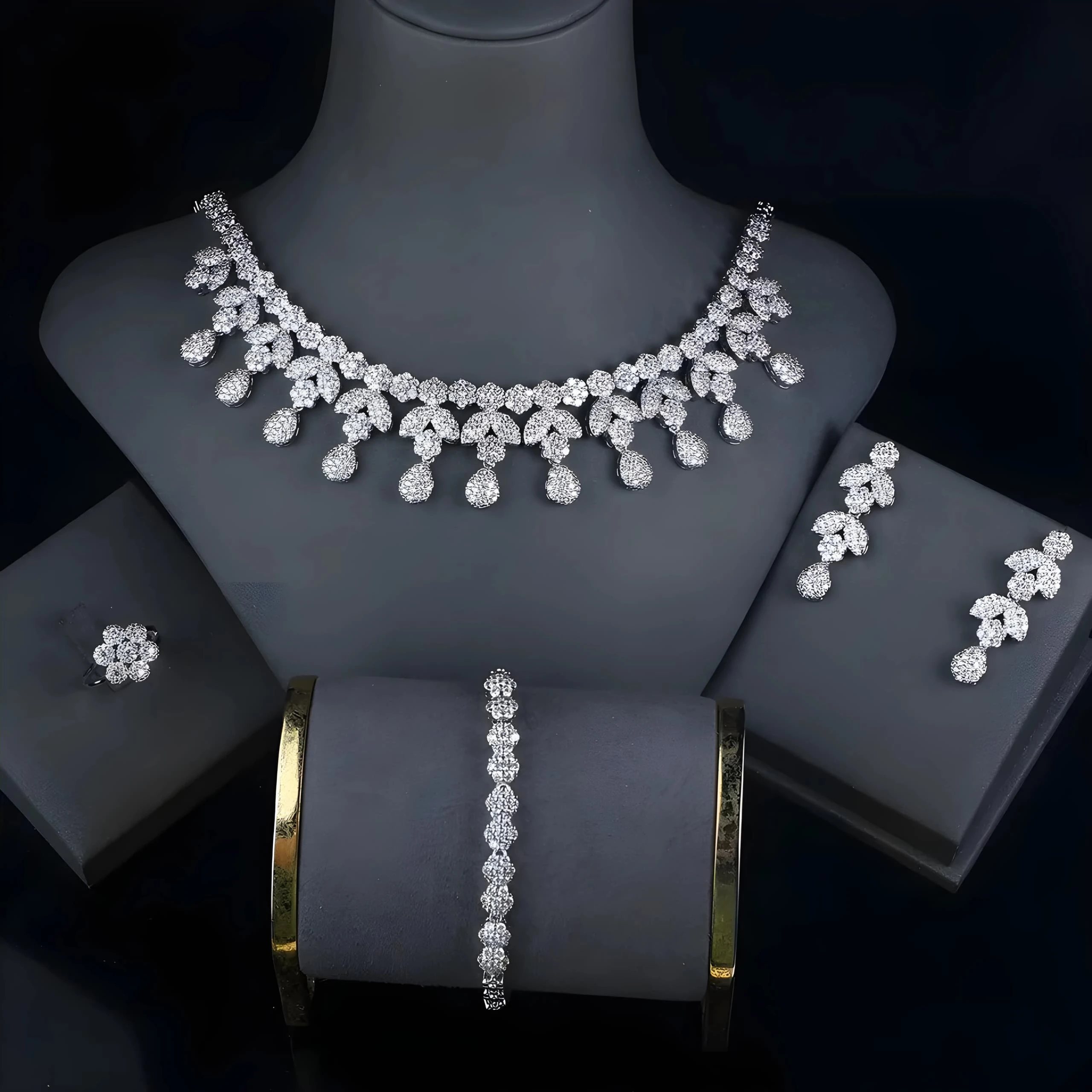 طقم زركون عرائسي كلاسيكي فخم 👑💎