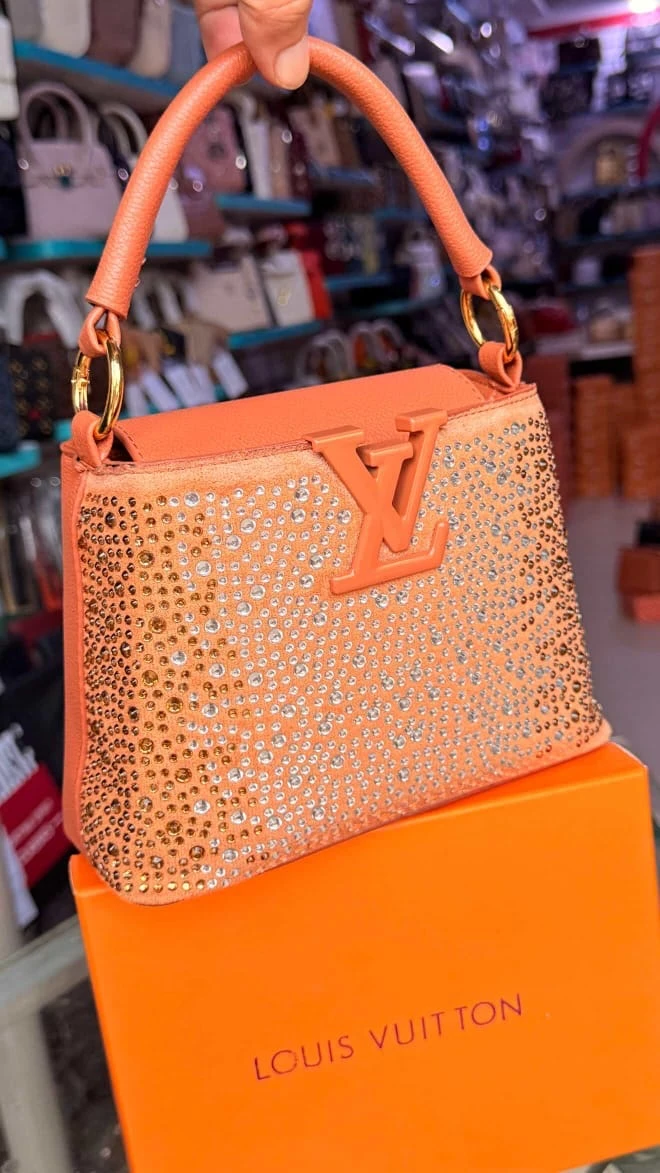 Louis Vuitton  شنطه