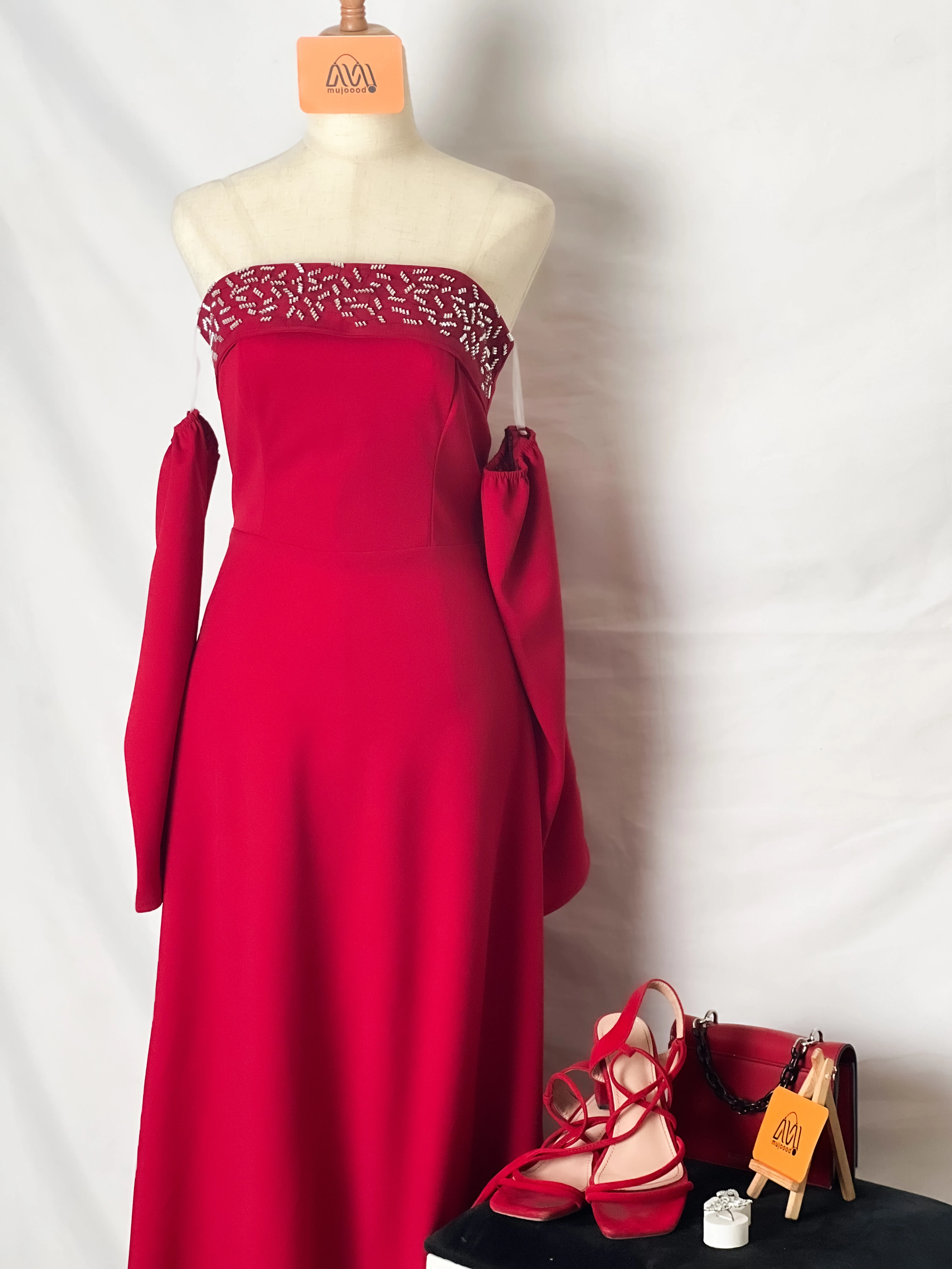 فستان كتان الأصلي الأحمر الفاخر