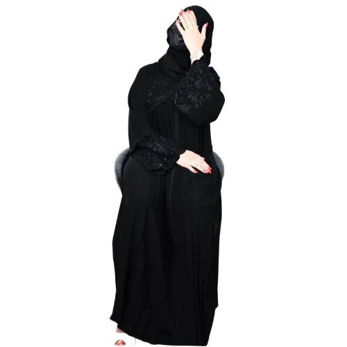 عباية تطريز أسود فاخرة بكم واسع وتصميم كلاسيكي راقي