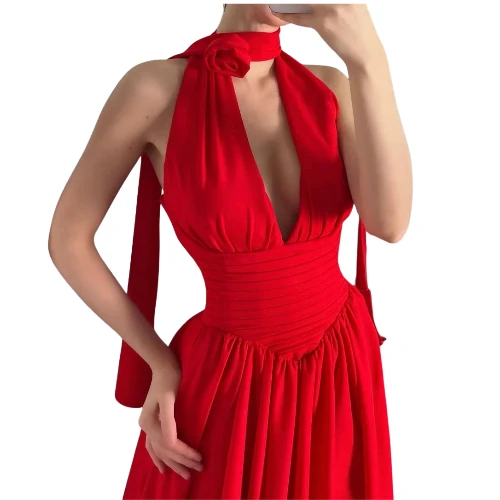 فستان شيفون أحمر طويل بقصة أنثوية مشدودة