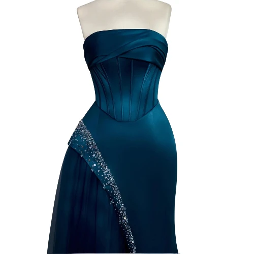 فستان سهرة ملكي بتطريز كريستال وقصة كورسيه أنثوية