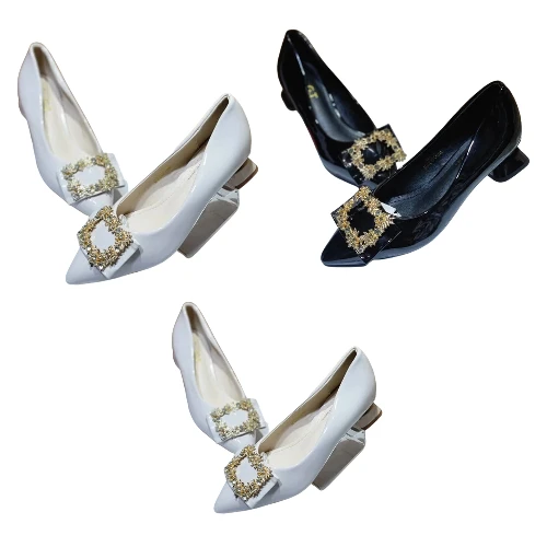 جزمه نسائي أبيض بكعب عريض وتطريز كريستال أنيق