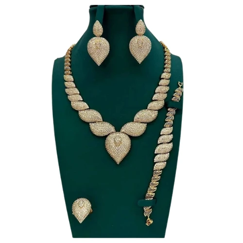 طقم زركون عرائسي كلاسيكي فخم