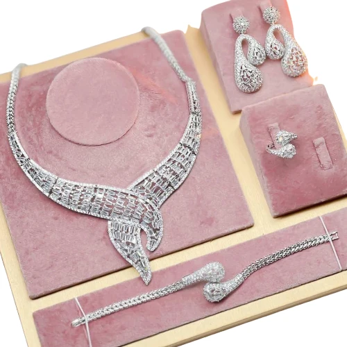 طقم زركون عرائسي كلاسيكي فخم